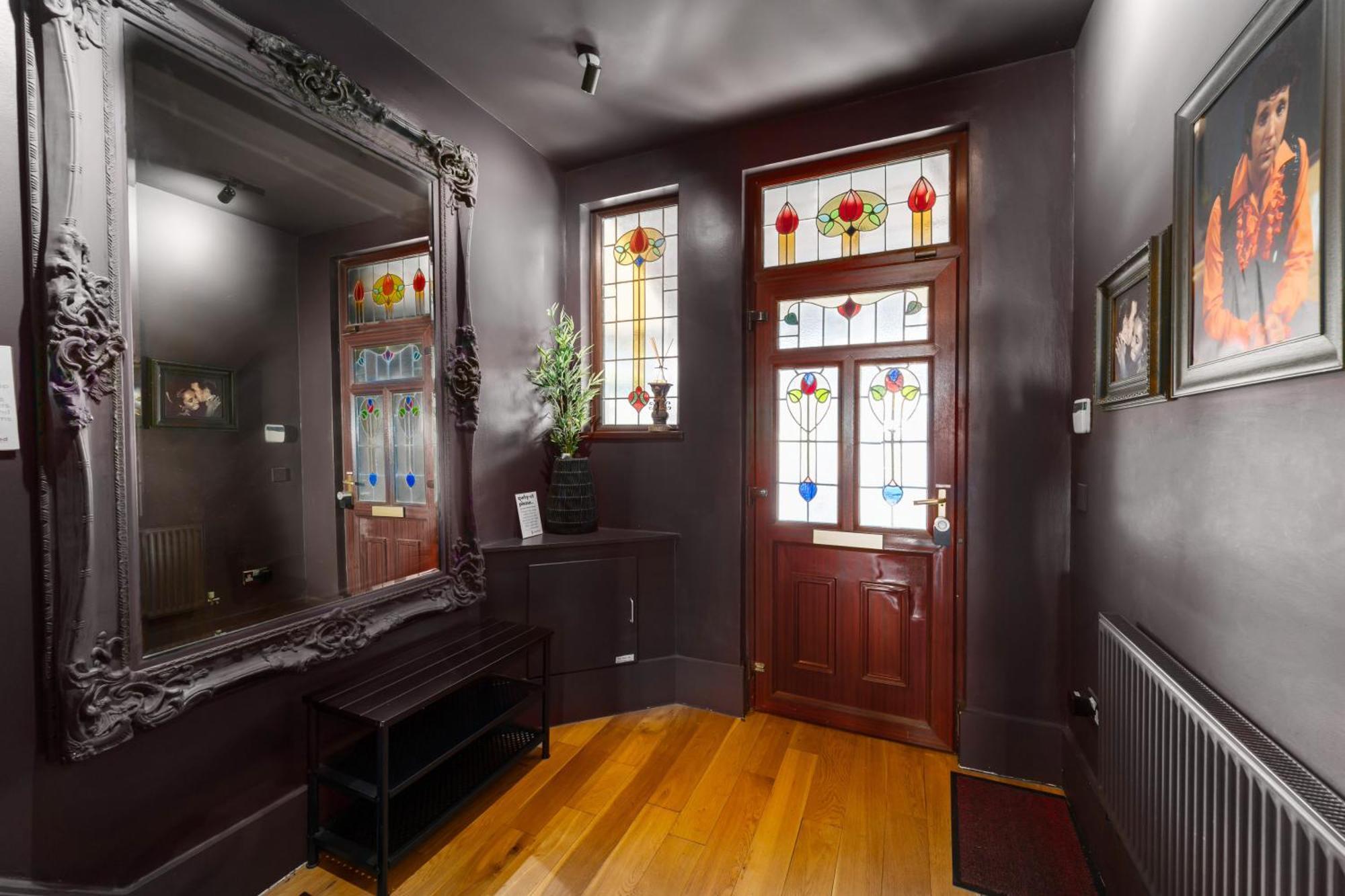 City Retreat, Spacious 4 Bed House, Games Room, Parking, Hot Tub & Bbq Cardiff Zewnętrze zdjęcie