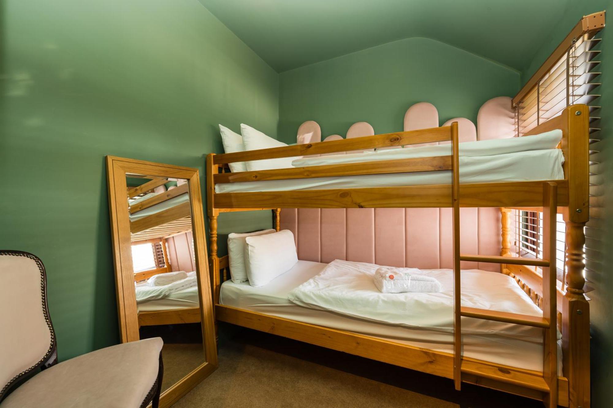 City Retreat, Spacious 4 Bed House, Games Room, Parking, Hot Tub & Bbq Cardiff Zewnętrze zdjęcie
