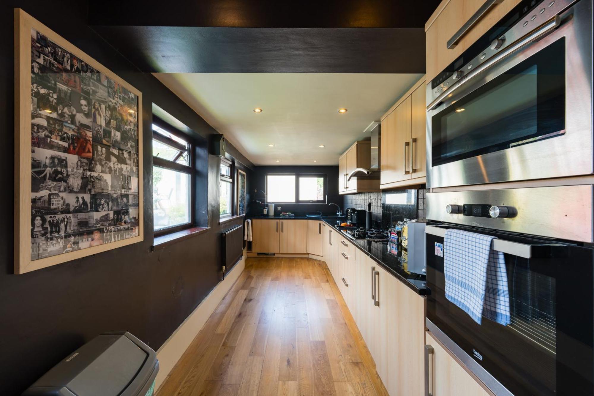 City Retreat, Spacious 4 Bed House, Games Room, Parking, Hot Tub & Bbq Cardiff Zewnętrze zdjęcie